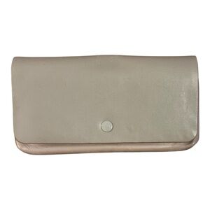 KATE SPADE ♠️ Saturdays wristlet NWT